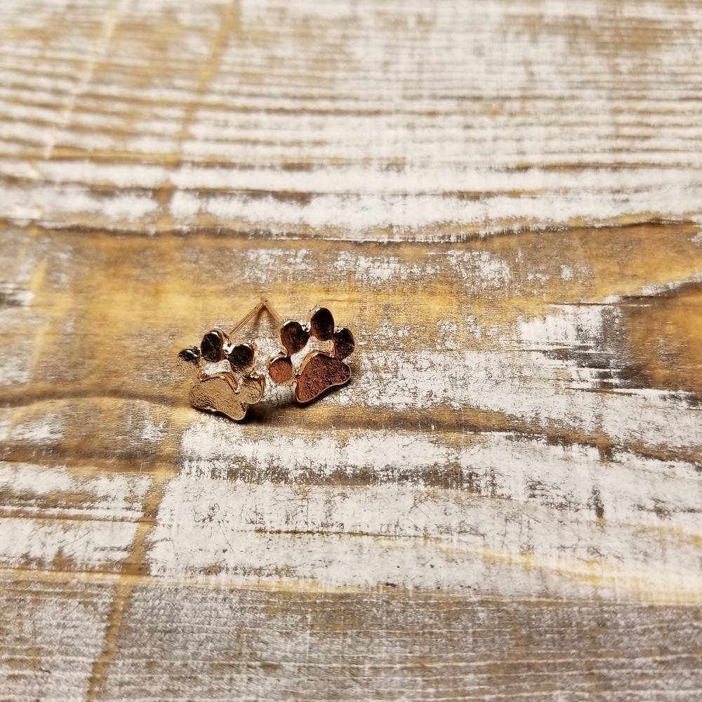 🐾🐾🐾🐾CUTE!! Paw Print Earrings in ROSE GOLD 🐾🐾🐾🐾 - Picture 4 of 7